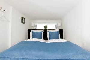 Posteľ alebo postele v izbe v ubytovaní Luxury Apartment by Hi5 - Havas Street