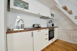 Kuchyňa alebo kuchynka v ubytovaní Luxury Apartment by Hi5 - Havas Street