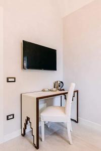 TV a/nebo společenská místnost v ubytování Maera B&B Ravello