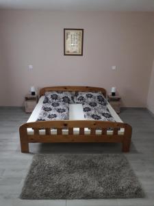 Posteľ alebo postele v izbe v ubytovaní Aquatherma Apartman