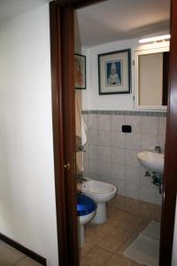 Kúpeľňa v ubytovaní Azzurra Flat Bari Center