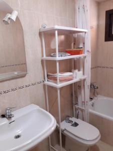Kúpeľňa v ubytovaní Apartamento 2 hab.en El Parador + 10 fotografií