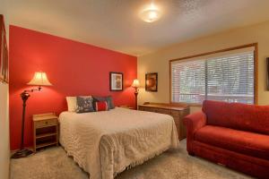 Gallery image of 69 Bordentown West in Wawona