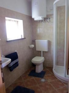 Koupelna v ubytování Počitniška hiška Jager Čezsoča