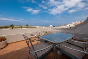 Der Swimmingpool an oder in der Nähe von Stunning TH2 with Sea View