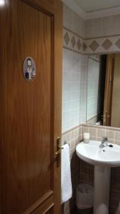 A bathroom at Hostal Sant Roc