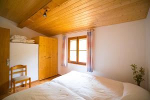 Säng eller sängar i ett rum på Maison Hameau De La Mourre (La Garde-Freinet)