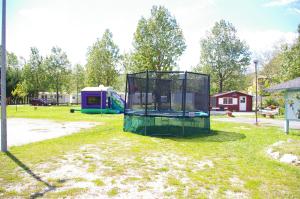 Foto de la galería de Camping Le Bouloc en Ceilhes-et-Rocozels