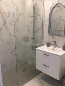 Kúpeľňa v ubytovaní Apartament Chanel Centrum