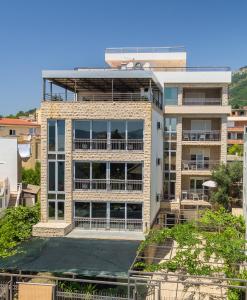 an aerial view of a building at ApartHotel Stijovic in Bar