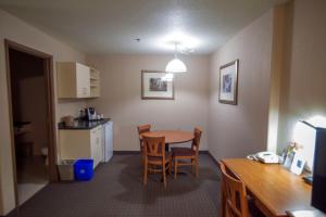 Gallery image of Super 8 by Wyndham Dauphin in Dauphin