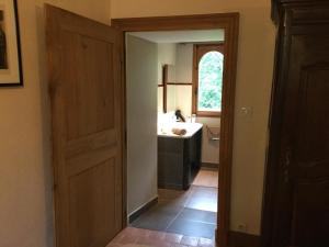 Gallery image of Logis de la Helberdière in Cossé-en-Champagne +29 photos