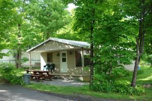 Imagen de la galería de Camping Chalets Lac St-Augustin, en Quebec