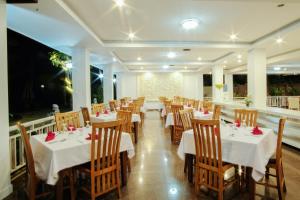 Restoran atau tempat makan lain di Puri Saron Senggigi Hotel