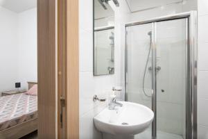 O baie la Modern 2 Bedroom Apartment (Msida)