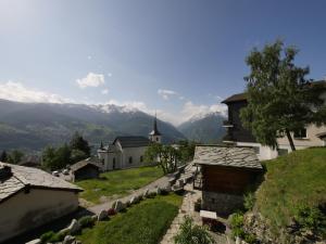 ZeneggenにあるHotel Alpenblickのギャラリーの写真
