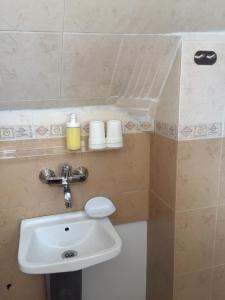 A bathroom at Lilia 4 Self-Check in apartment Még 19 kép
