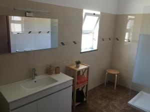 Koupelna v ubytování Casa Maré + 30 fotografií