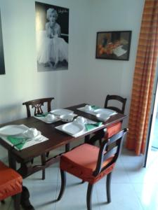 Restauracja lub miejsce do jedzenia w obiekcie B&B Le Tre Stelle