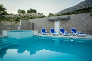 Imagen de la galería de Apartments Pušić, en Omiš