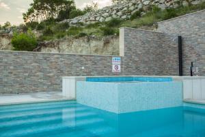 Imagen de la galería de Apartments Pušić, en Omiš 88 fotos más