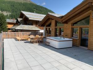 Zdjęcie z galerii obiektu Palace Luxury Wellness Apartment and Boutique Hotel Ski-in-out w mieście Saas-Fee