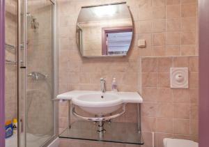 Ein Badezimmer in der Unterkunft Apartment Potkova