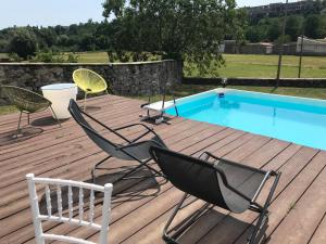 Bazén v ubytování B&b Il Cortile nebo v jeho okolí
