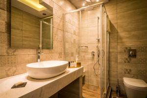 חדר רחצה ב-Talos Luxury Suites