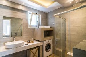 חדר רחצה ב-Talos Luxury Suites
