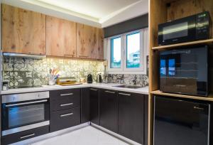 מטבח או מטבחון ב-Talos Luxury Suites