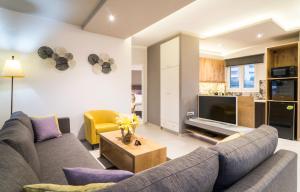 מטבח או מטבחון ב-Talos Luxury Suites