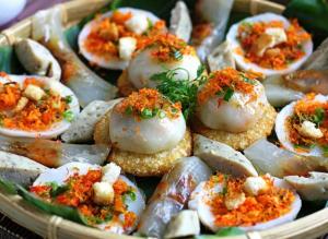 a tray of deviatediatediatediatediatediatediatediatediatediatediated food at Homestay Minh Nguyên in Hue