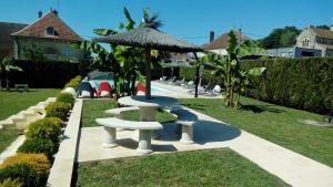 Gallery image of Le Domaine des Papillons in Beaujeu-Saint-Vallier-et-Pierrejux