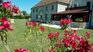 Gallery image of Le Domaine des Papillons in Beaujeu-Saint-Vallier-et-Pierrejux +44 photos
