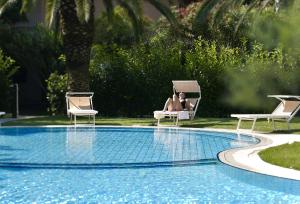 Bazén v ubytování Minerva Resort Hotel nebo v jeho okolí