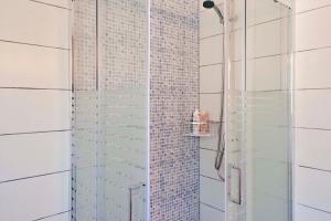 A bathroom at T8 APARTMENT ON THE BEACH