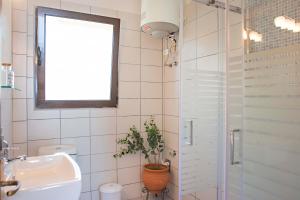 A bathroom at T8 APARTMENT ON THE BEACH