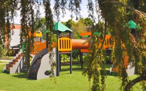 Ein Kinderspielbereich in der Unterkunft FOLGA - Hotel, Restauracja, Browar, SPA
