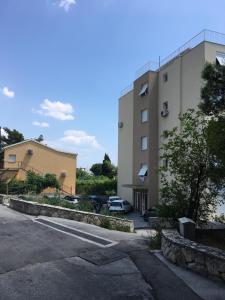 Budova, v ktorej sa apartmán nachádza