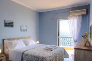A bed or beds in a room at T8 APARTMENT ON THE BEACH