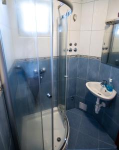 Koupelna v ubytování Apartment Franić + 33 fotografií