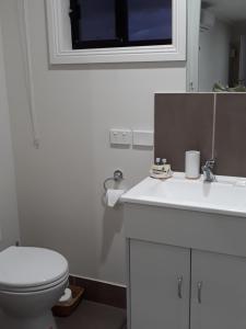 A bathroom at Aligning Health Retreat & Day Spa