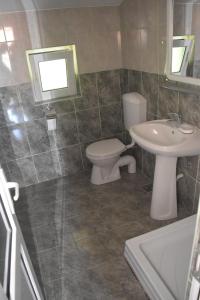 Phòng tắm tại Vila Valentina +17 ảnh