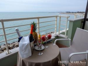 Nápoje v ubytovaní Hotel Marea