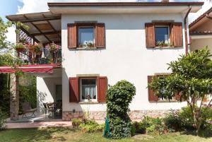 Foto dalla galleria di Appartamento con giardino Le Querce a Sistiana