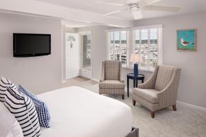 Gallery image of Inn at Harbor Hill Marina in Niantic