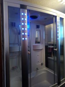 Koupelna v ubytování Apartman House Annesa + 36 fotografií