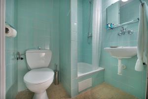 Koupelna v ubytování Retro Hotel Kladno + 31 fotografií