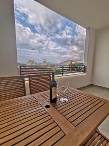 Μπαλκόνι ή βεράντα στο Apartments Tonkita with jacuzzi
